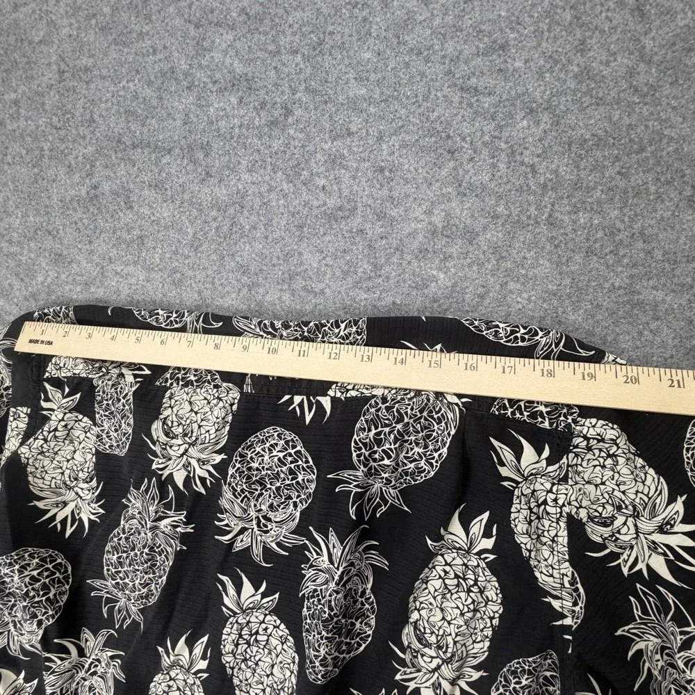 Tommy Bahama Men's Silk Hawaiian Shirt XL Black White Pineapple Short Sleeve Tro